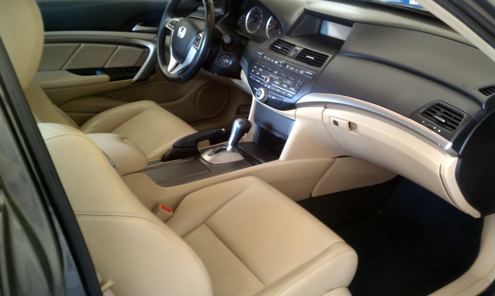 2008 Honda accord sedan trunk space #4