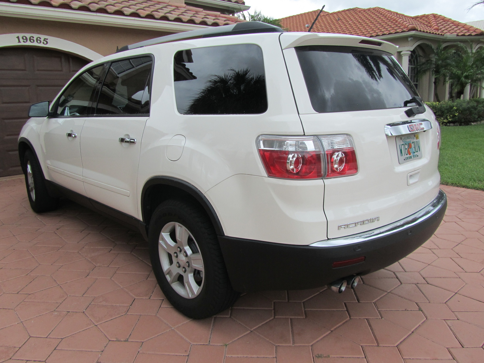 2010 GMC Acadia Pictures CarGurus