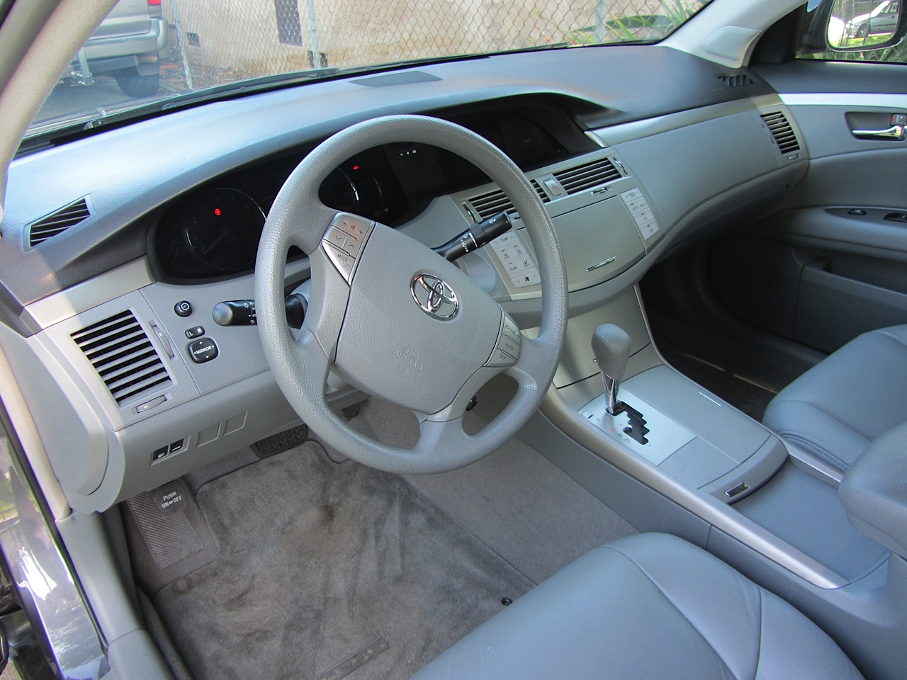 2009 Toyota Avalon - Interior Pictures - CarGurus