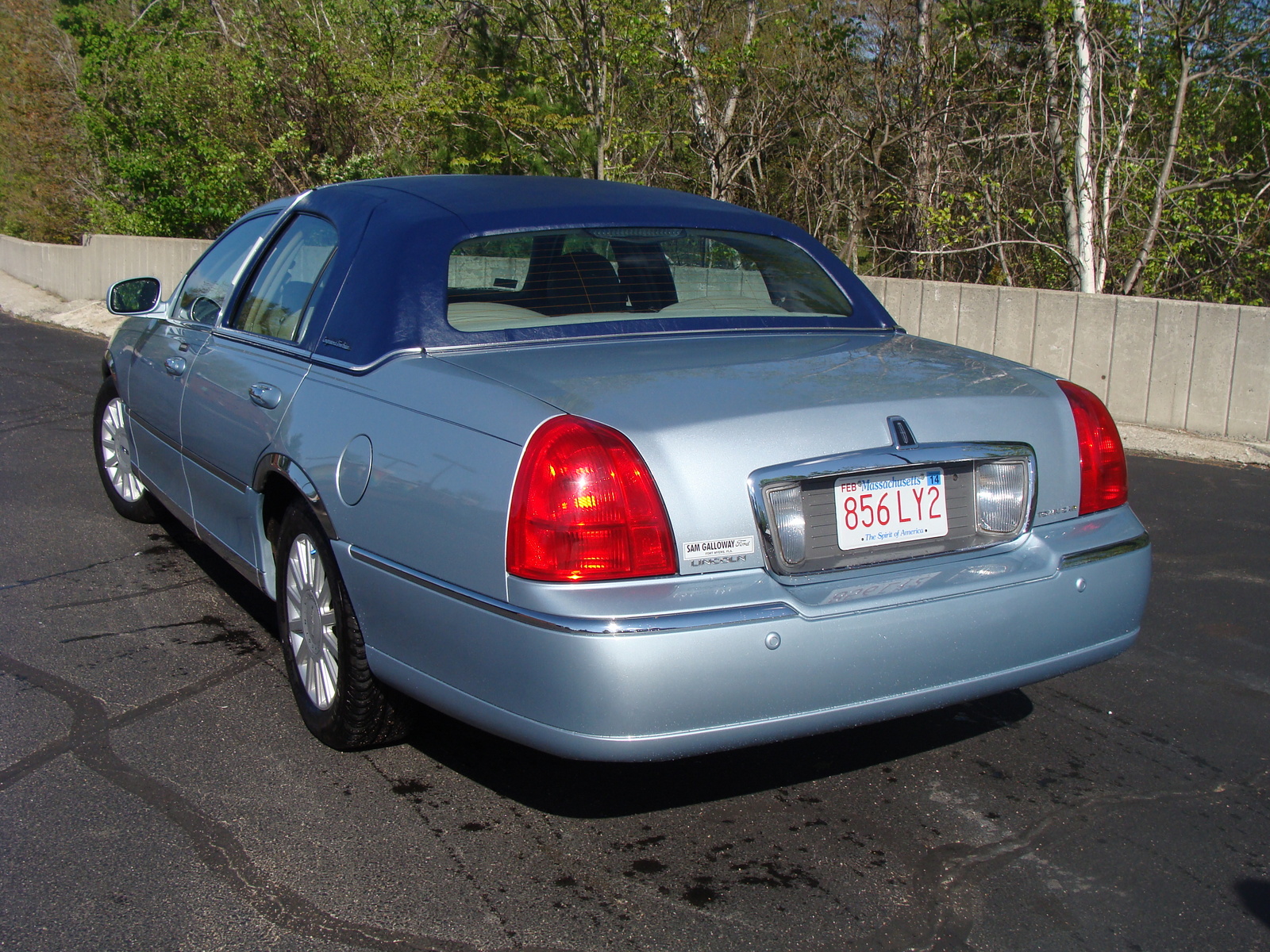 2005 Lincoln Town Car Pictures CarGurus