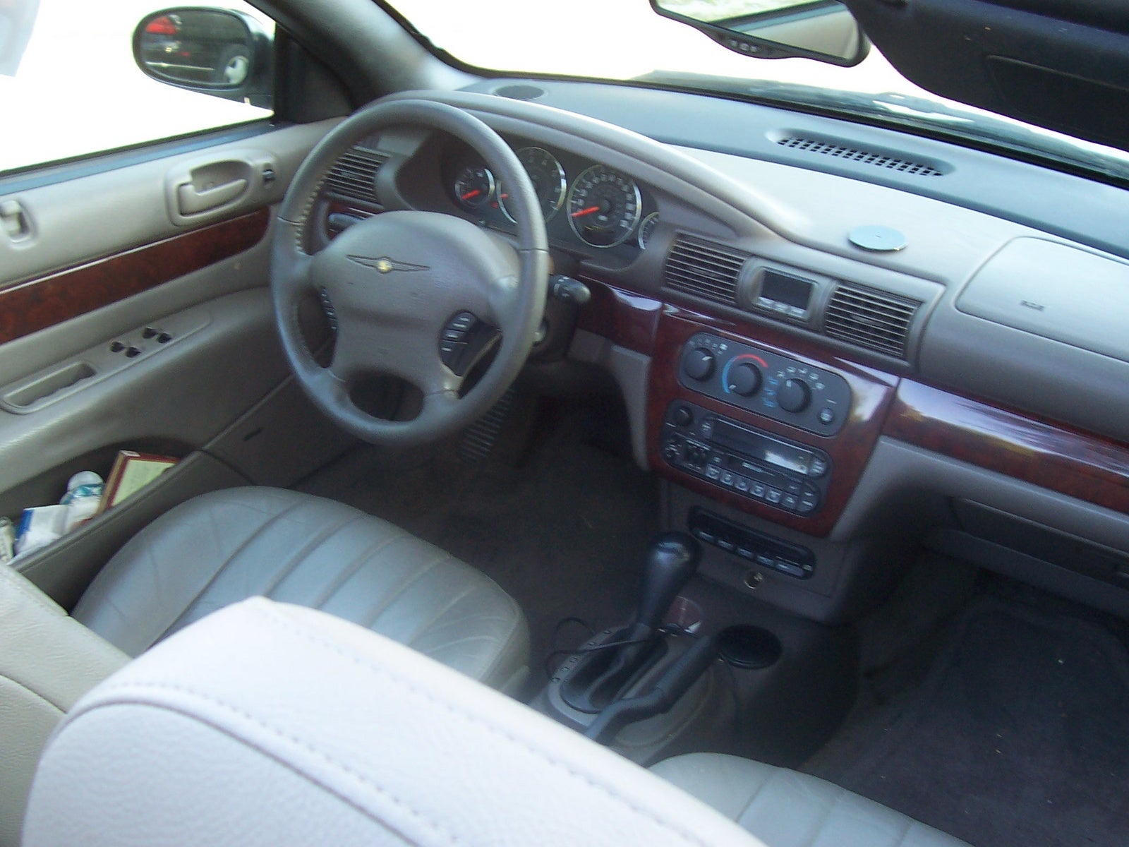 2006 Chrysler sebring tire size