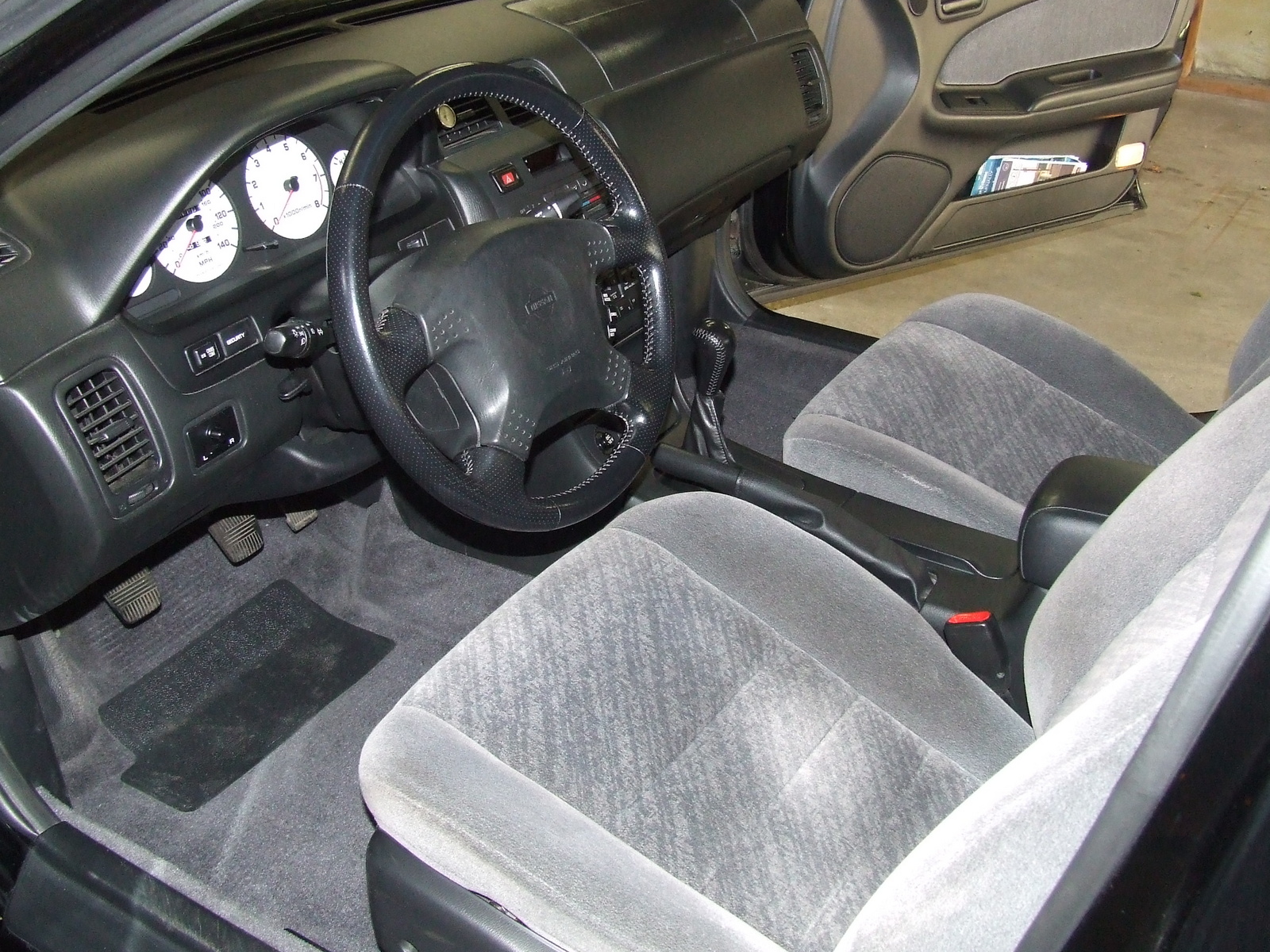1997 Nissan maxima se interior