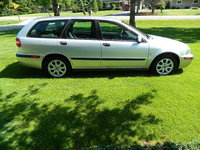 2002 Volvo V40 Overview 2002 Volvo V40 Overview