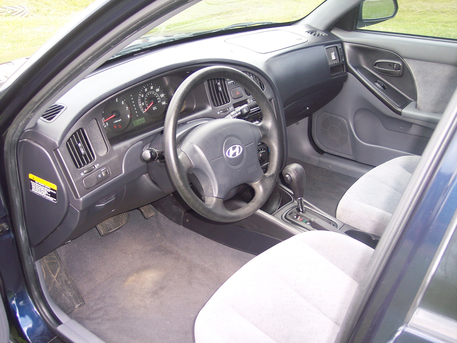 Exciting 2004 Hyundai Elantra Interior Photos