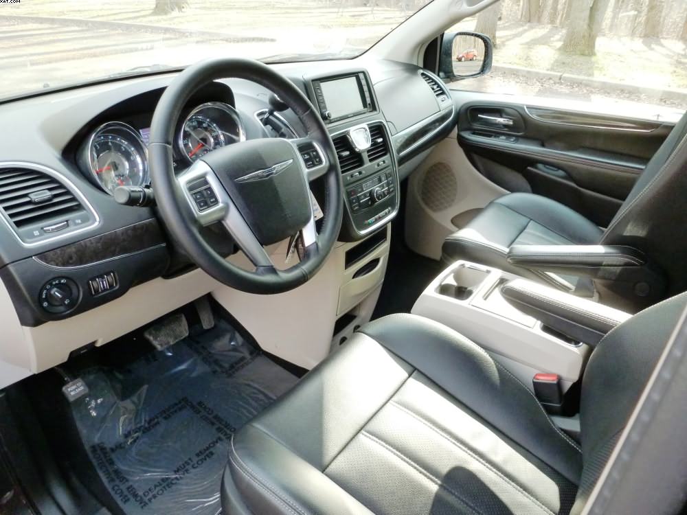 2011 Chrysler Town & Country