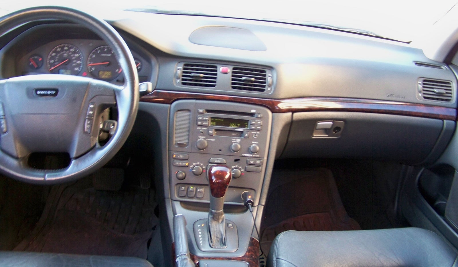 2002 Volvo S80 T6 - Interior Pictures - Picture of 2002 Volvo S80 T6 ...