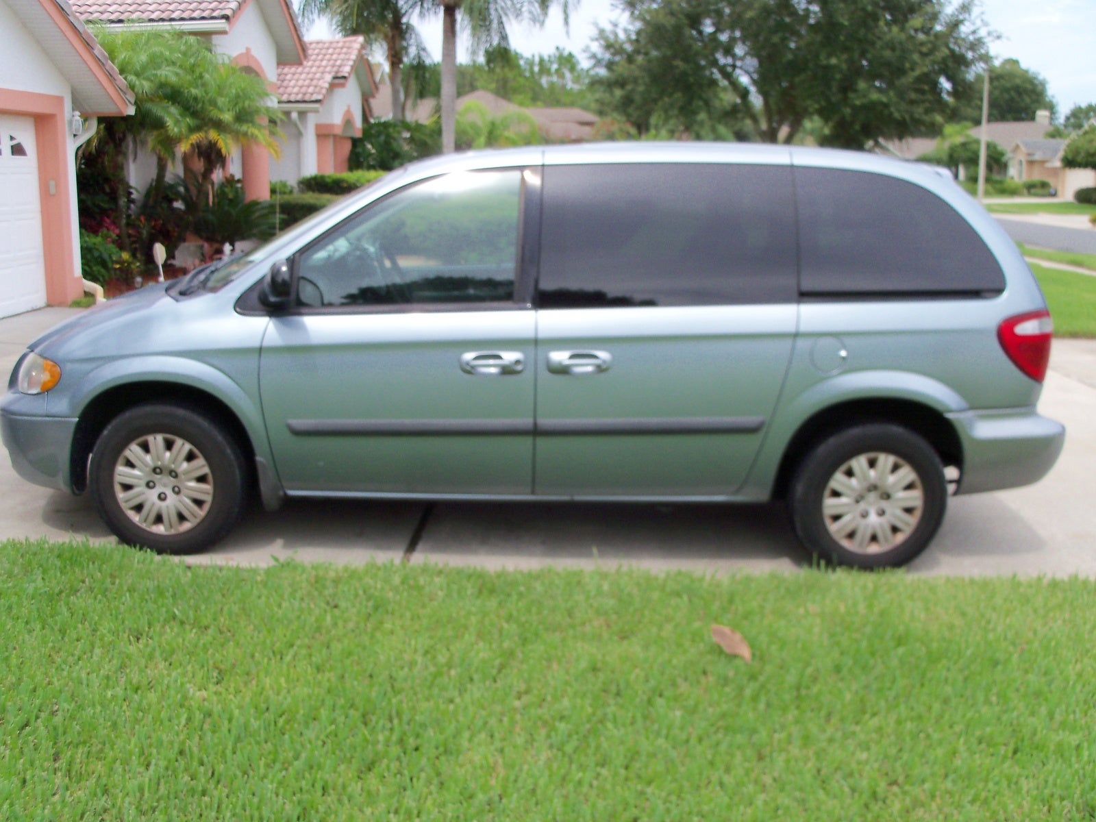 2011 Chrysler town and country cargo space #3