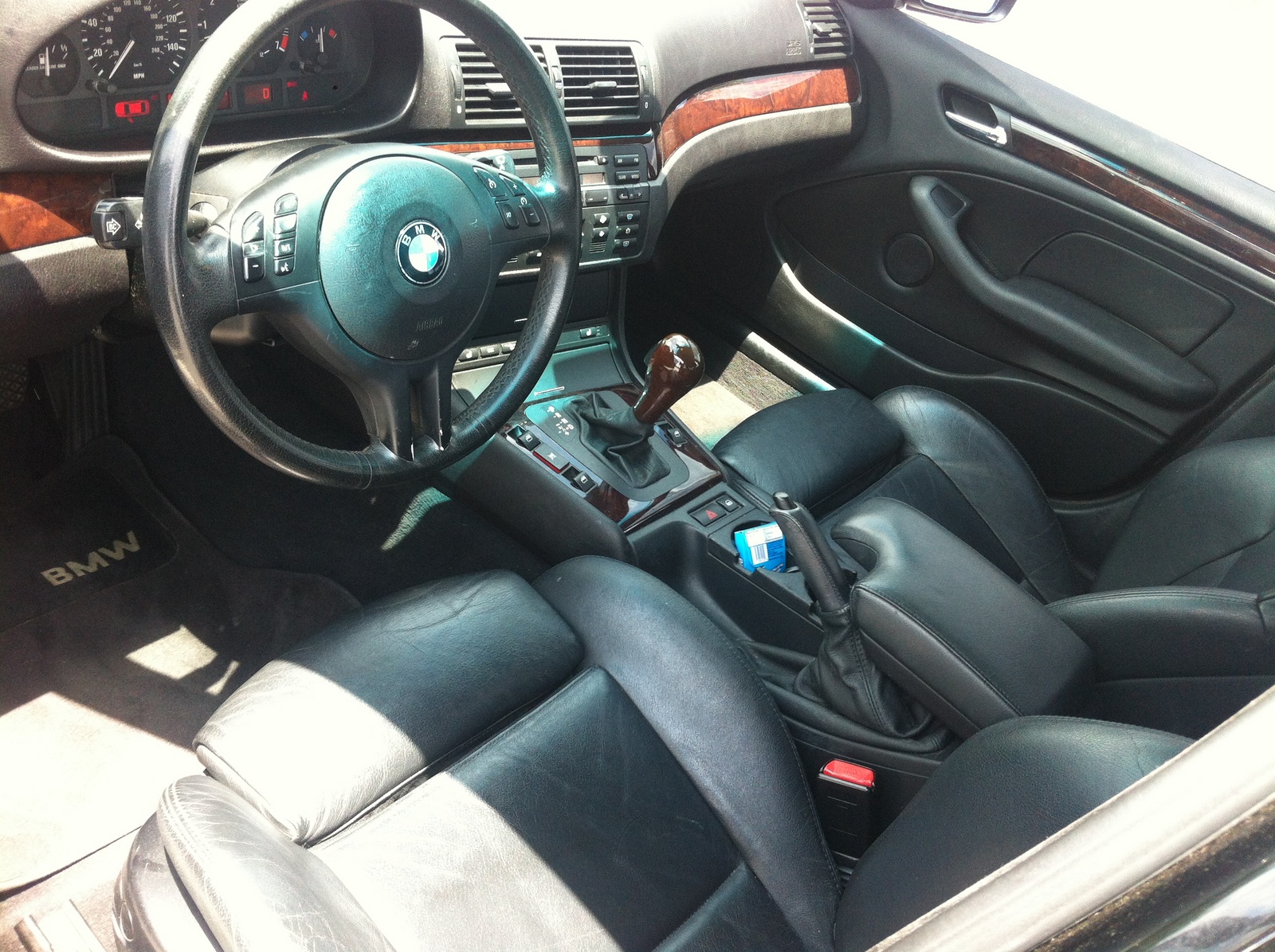 Bmw 3 series 2004 interior #2