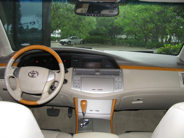 2010 Toyota Avalon