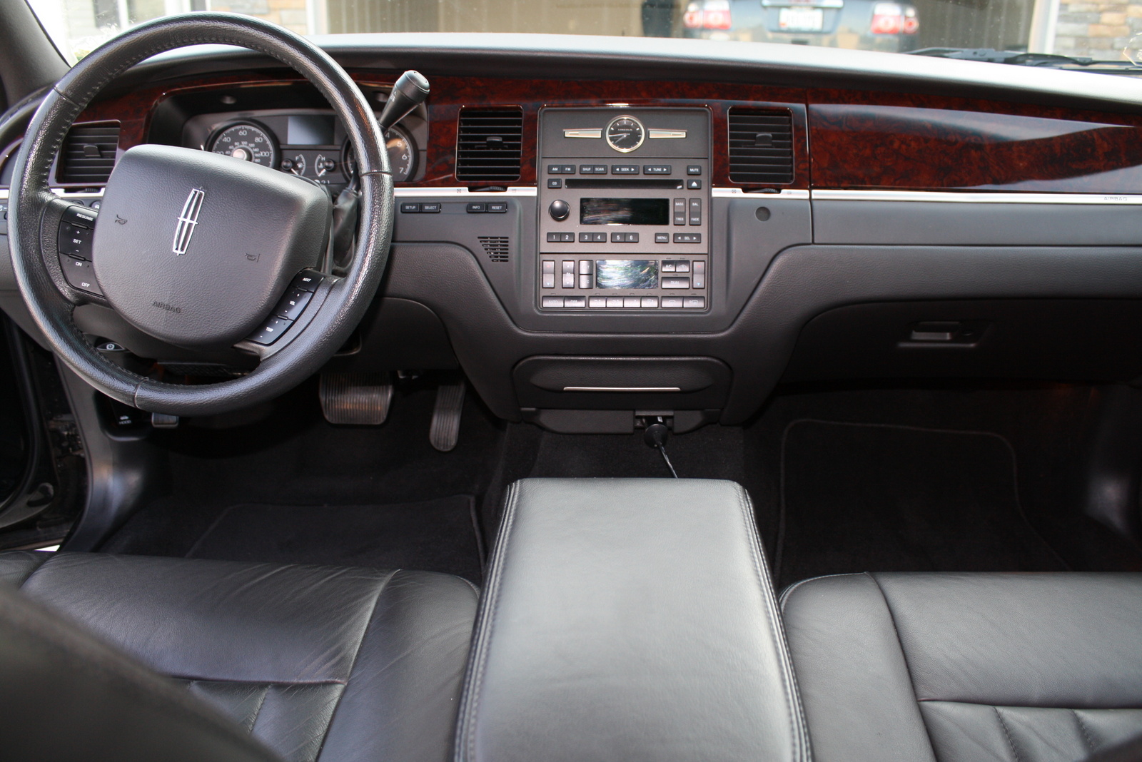 2007 Lincoln Town Car Pictures Cargurus