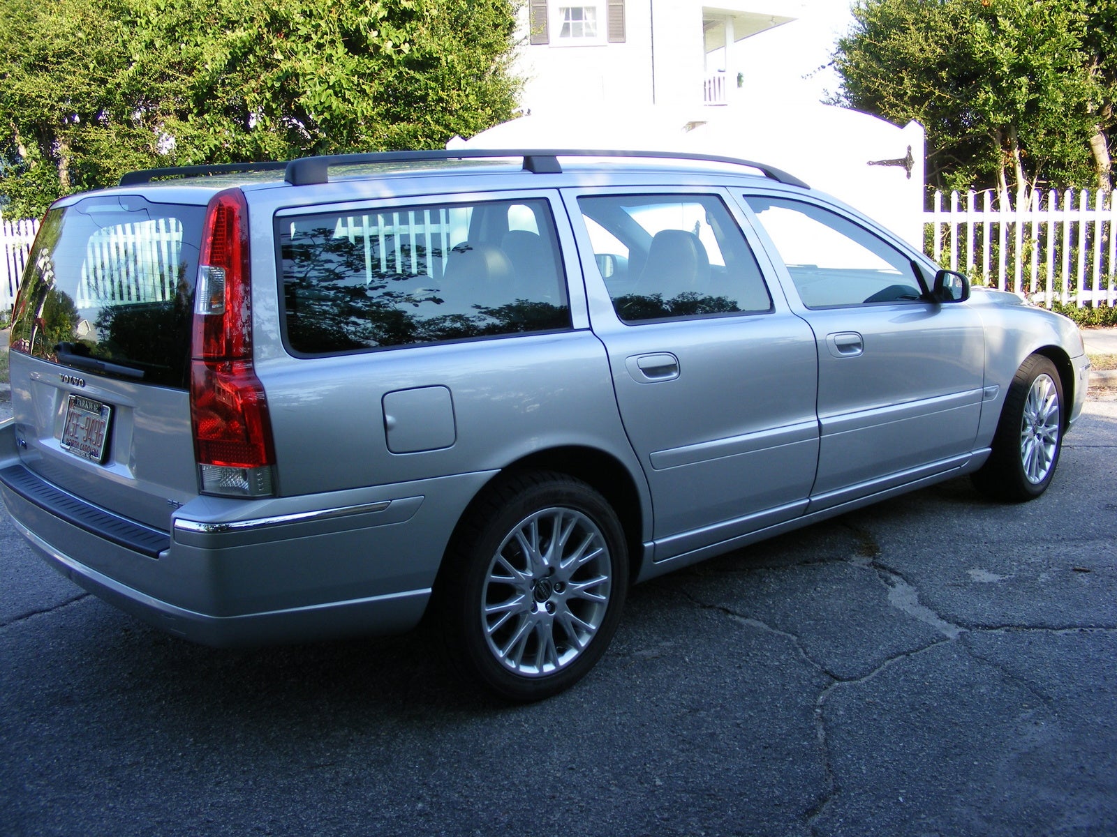 2006 Volvo V70 2.5T AWD related infomation,specifications