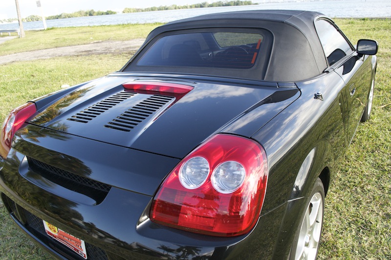 2004 Toyota MR2 Spyder