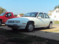 1995 Chevrolet Corsica Overview 1995 Chevrolet Corsica Overview