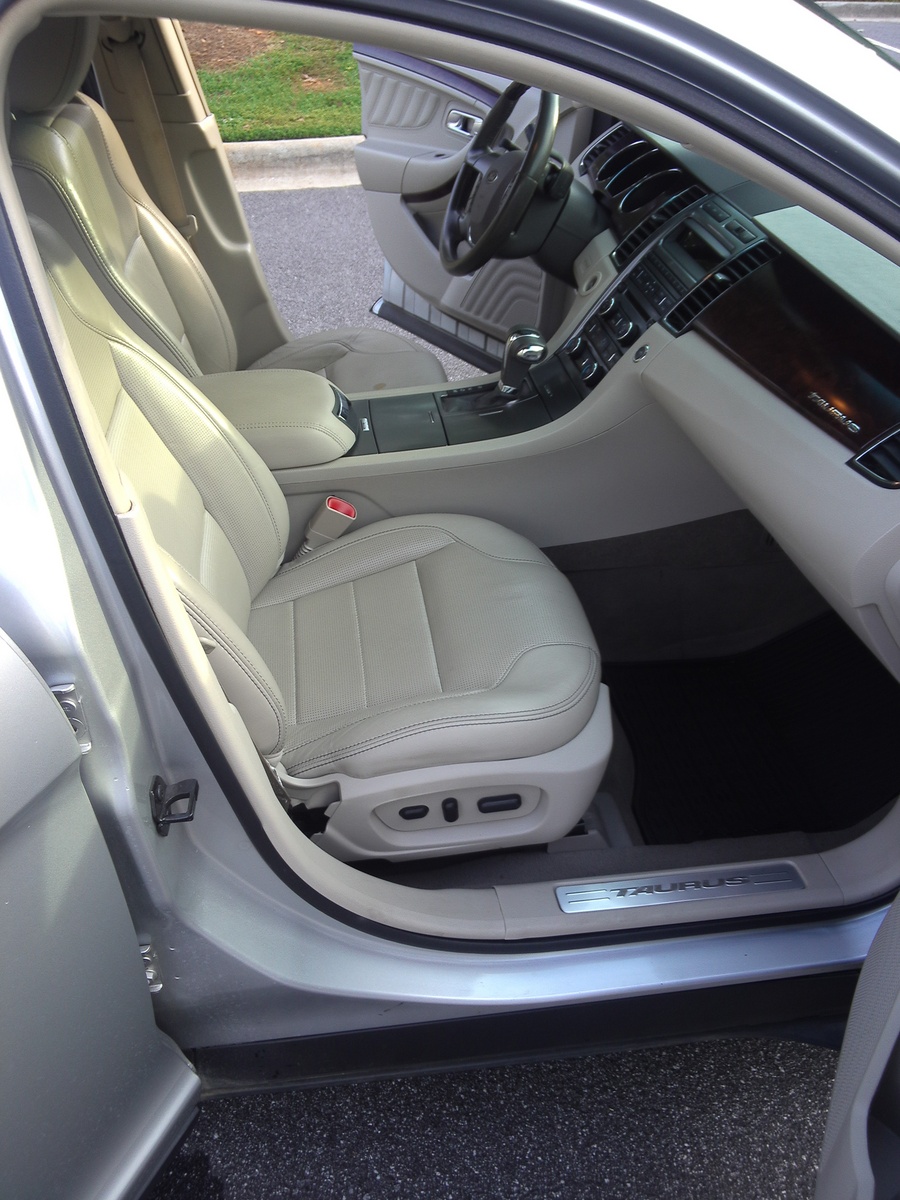 2011 Ford Taurus