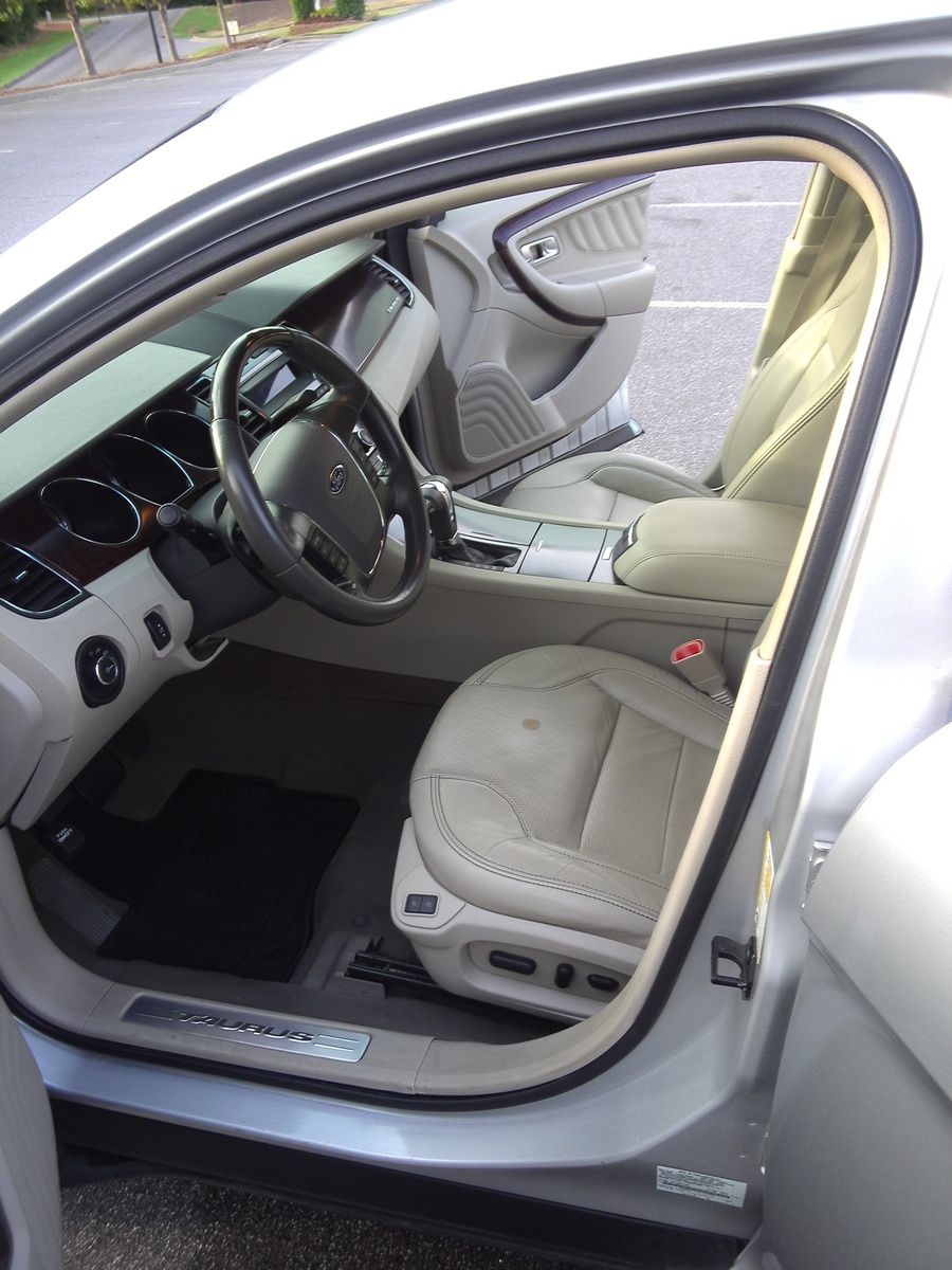 2011 Ford Taurus