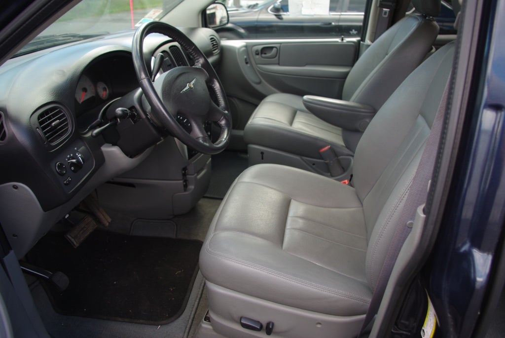 2007 Chrysler Town & Country - Pictures - CarGurus
