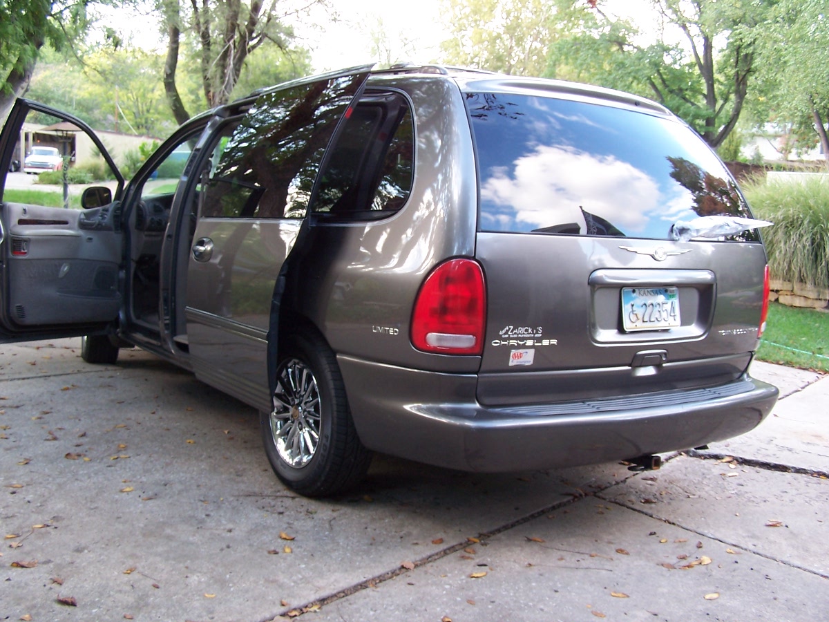 2012 Chrysler town and country deals #2