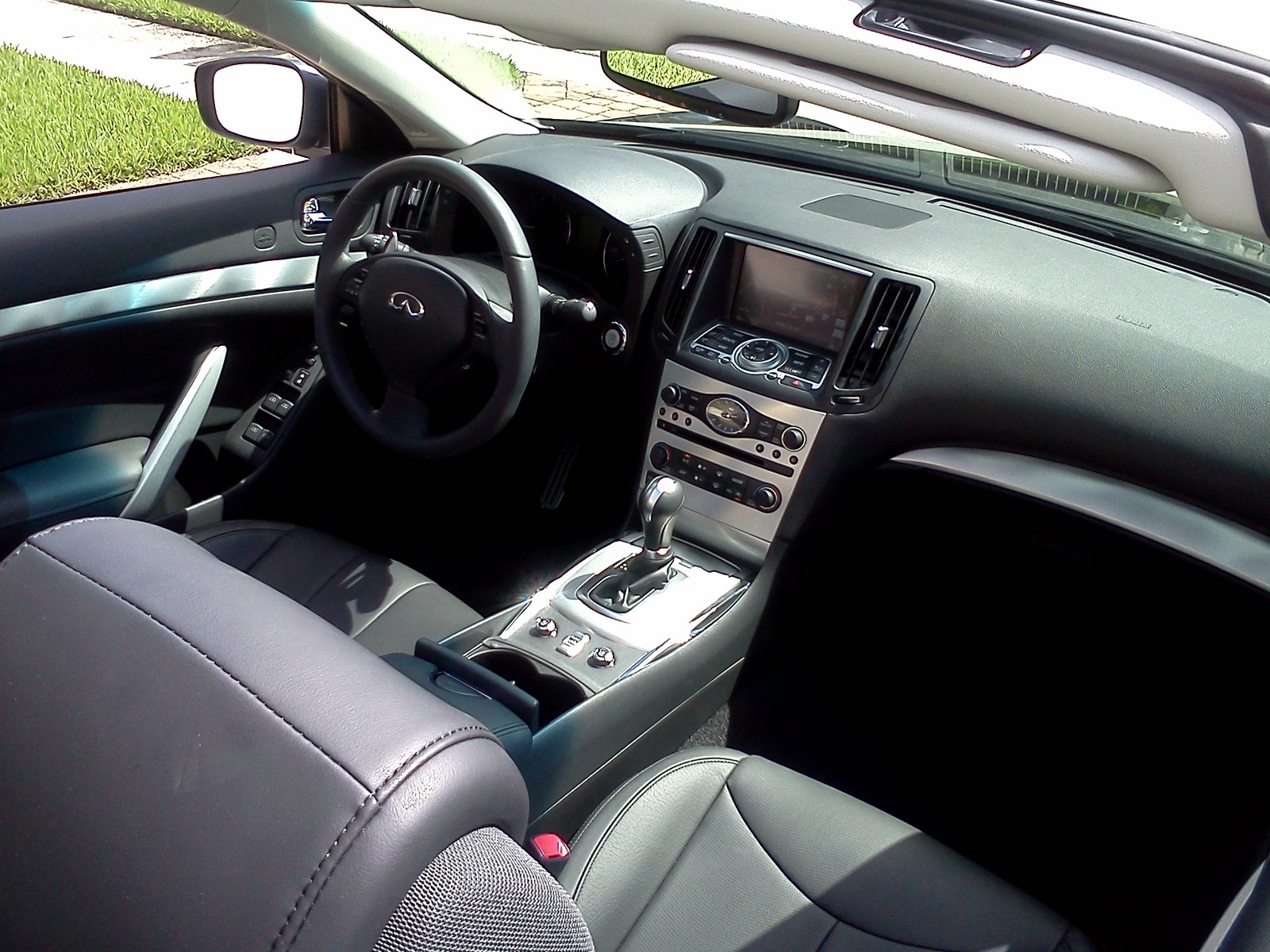 2012 Infiniti G37