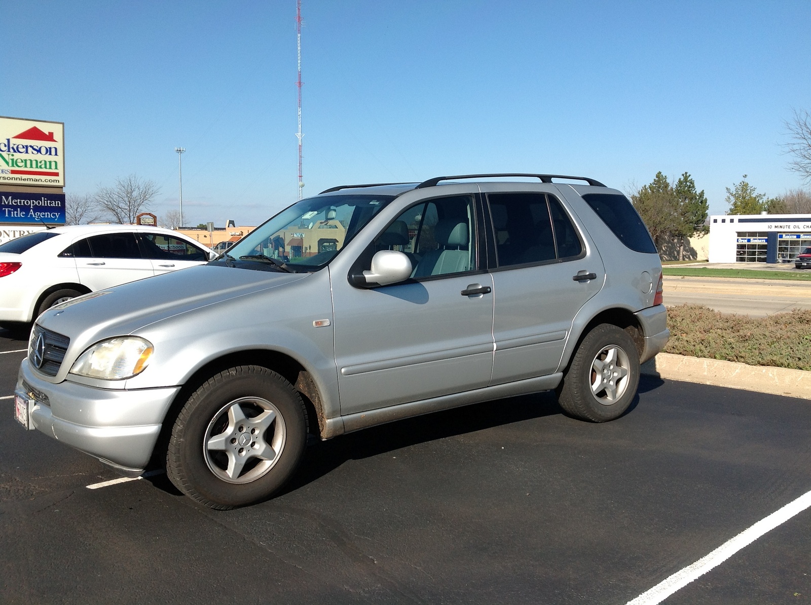 2000 2001 acura mdx bmw x5 infiniti qx4 land rover discovery lexus rx 300 rx300 mercedes benz ml320 ml 320 mitsubishi montero chrysler sebring road test