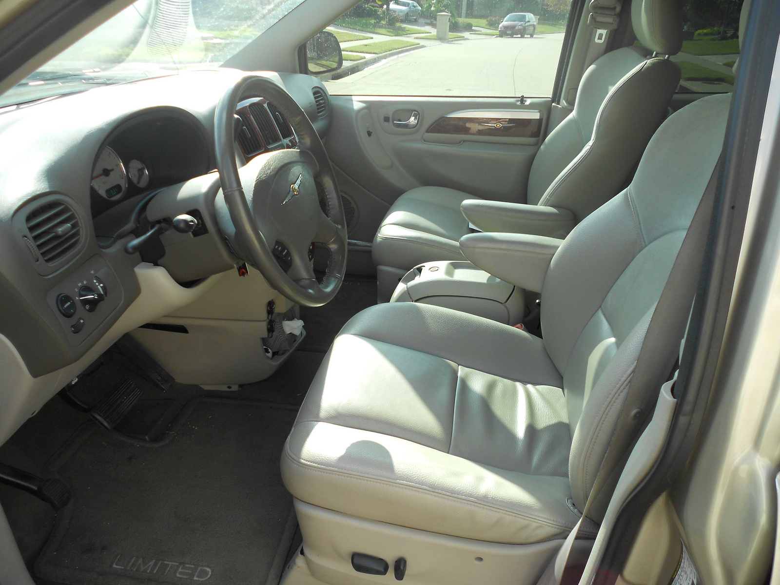 2005 Chrysler town and country ratings #4