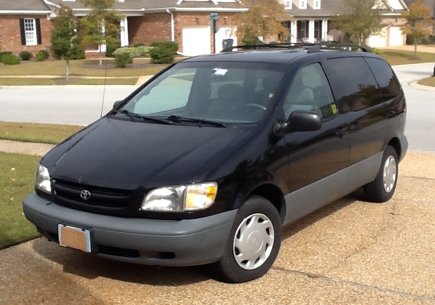 2000 toyota sienna minivan review #2