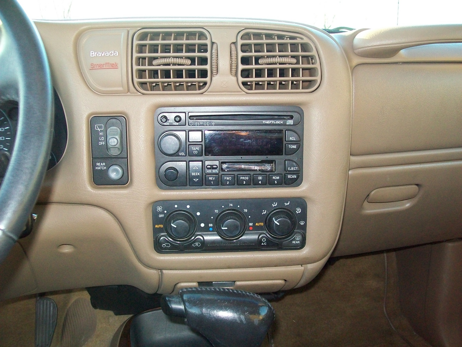 Oldsmobile bravada 2003