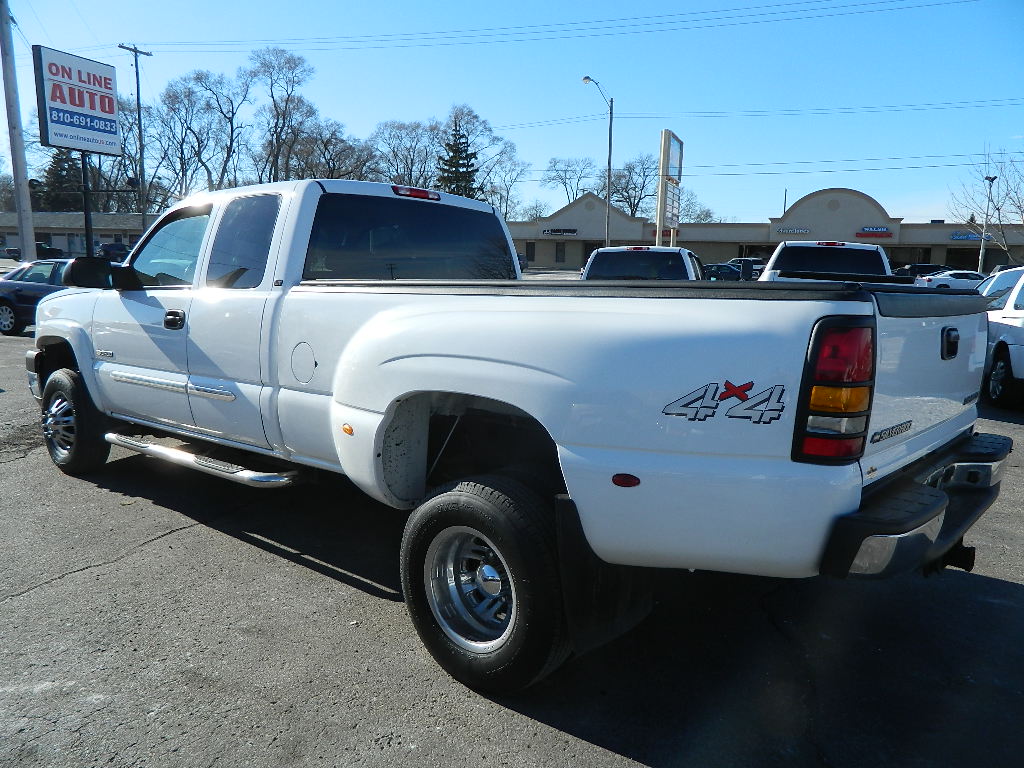 2004 Chevrolet Silverado 3500 Overview Cargurus