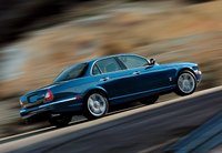 1995 Jaguar XJR Overview 1995 Jaguar XJR Overview