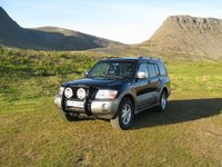 2004 Mitsubishi Pajero Overview 2004 Mitsubishi Pajero Overview