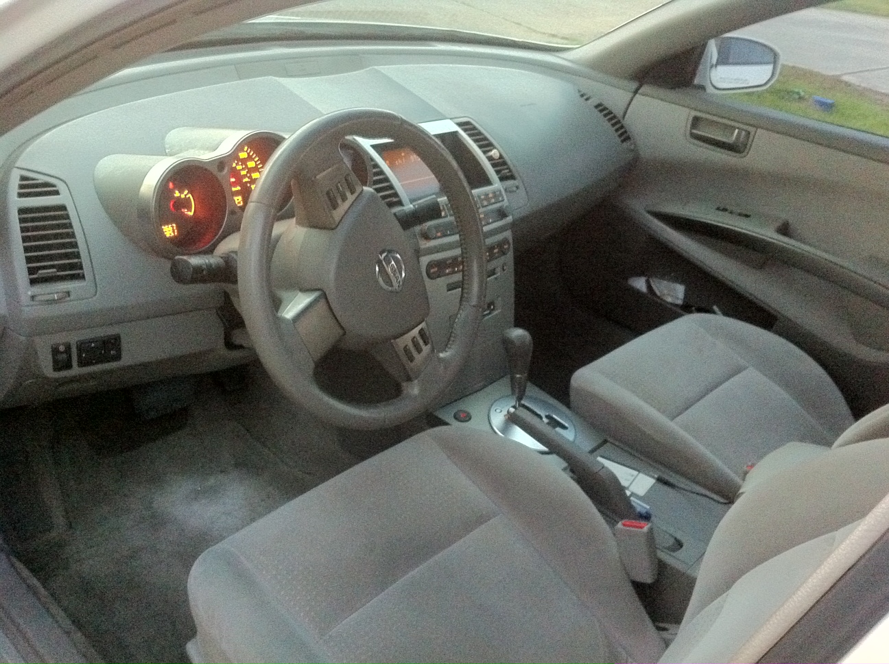 2004 Nissan maxima interior pictures
