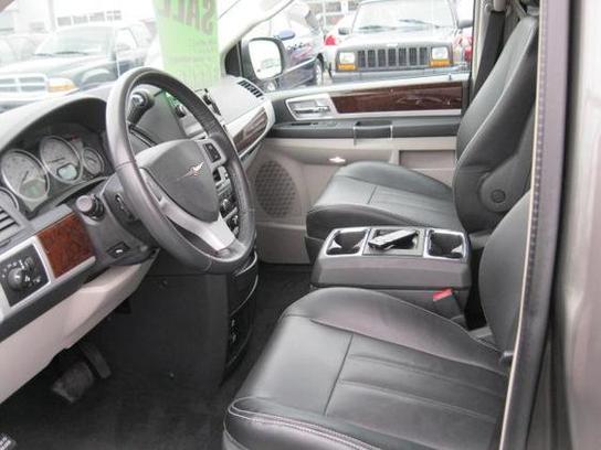 2010 Chrysler Town & Country