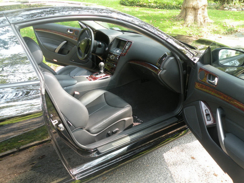 2011 Infiniti G37
