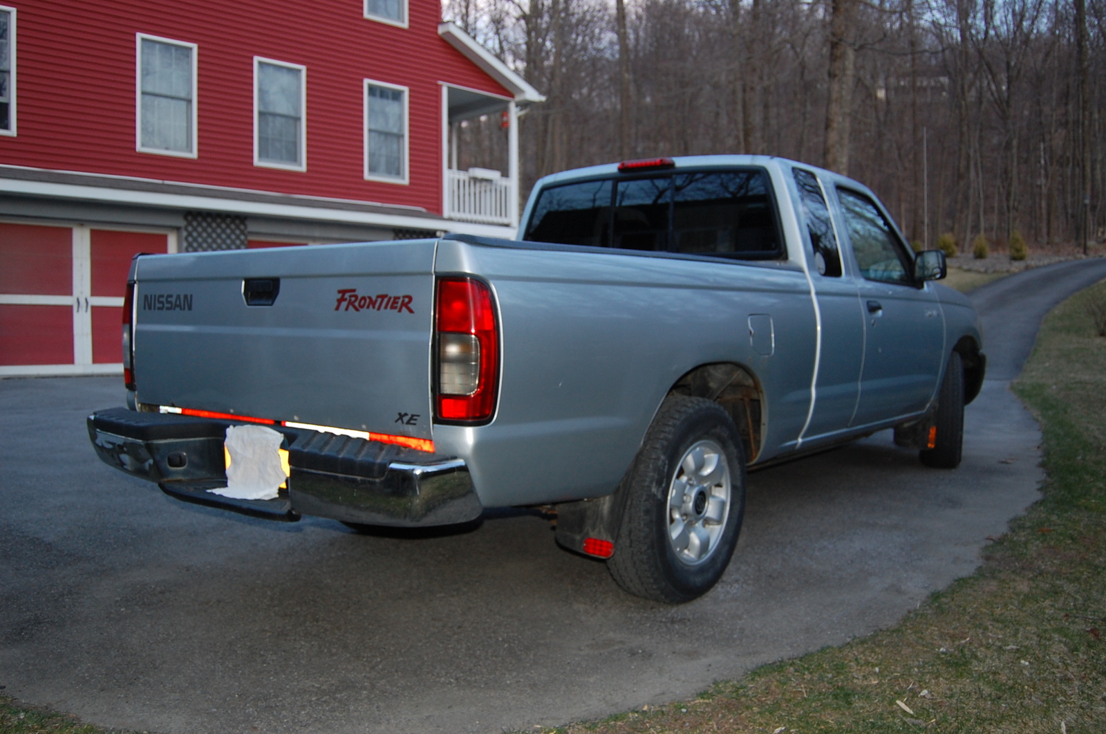 2000 Nissan frontier xe extended cab #2