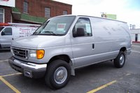 2005 Ford E-350 Overview 2005 Ford E-350 Overview