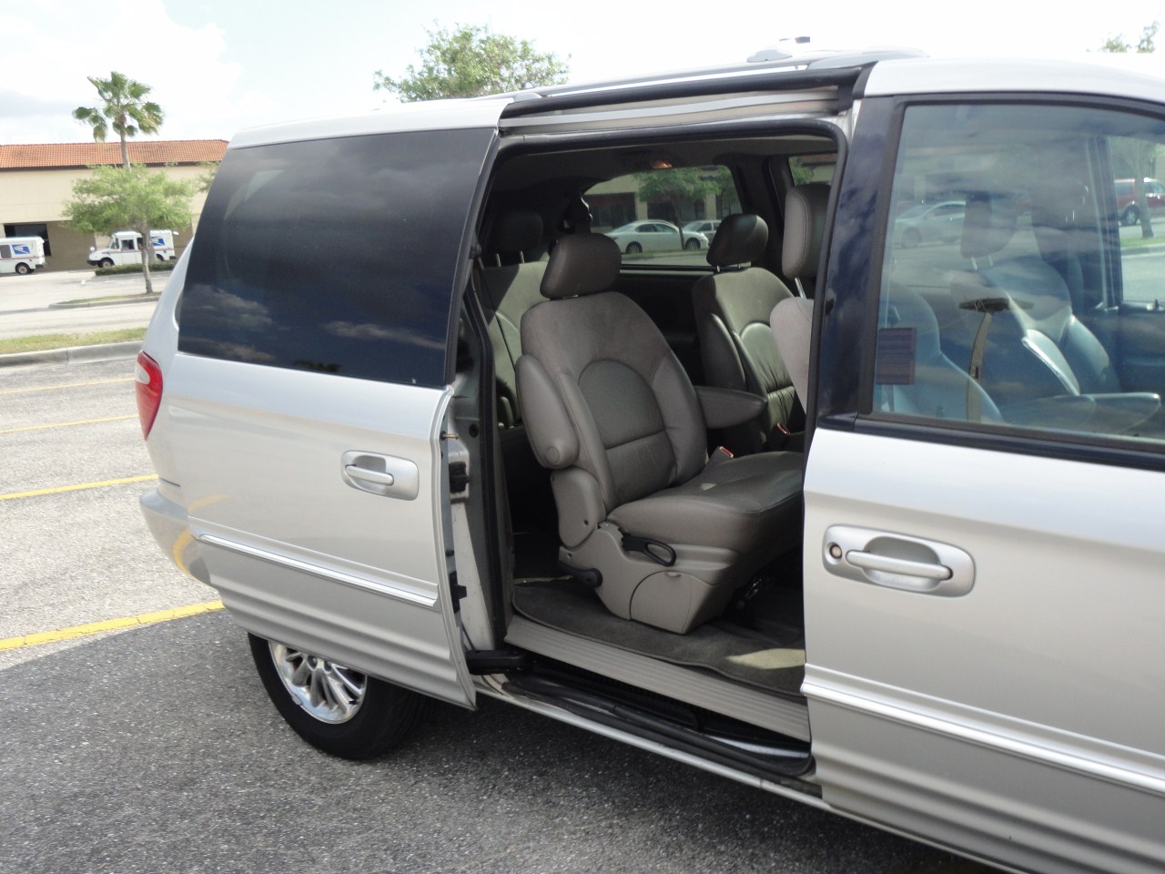 2001 Chrysler Town & Country