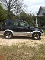 2000 Suzuki Grand Vitara Overview 2000 Suzuki Grand Vitara Overview