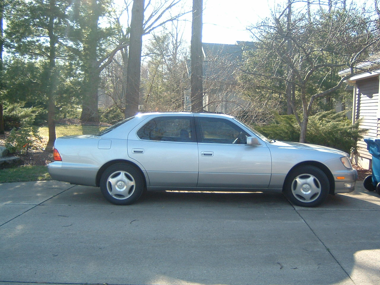 1998 Lexus LS 400