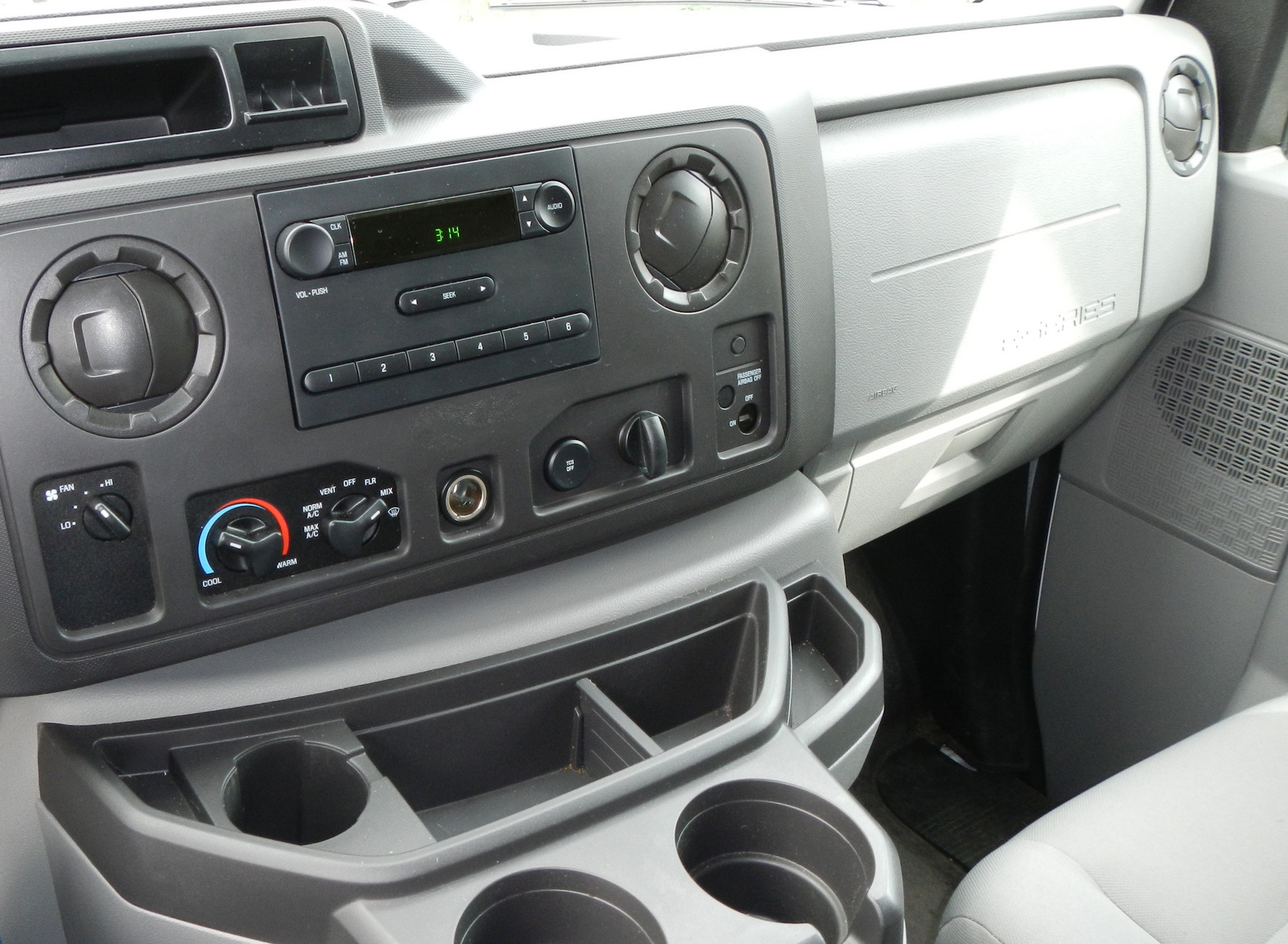 2011 Ford E-Series Cargo