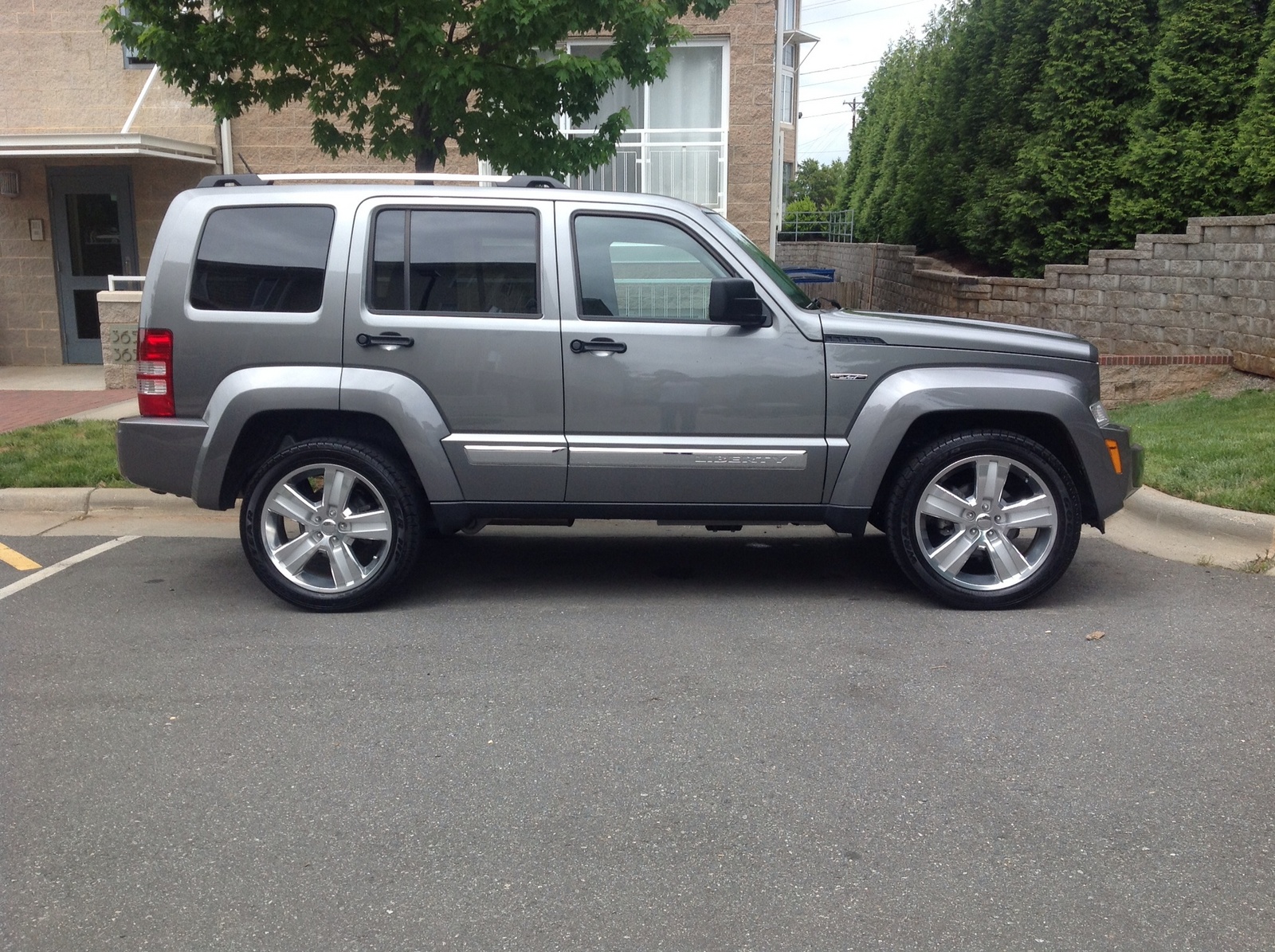 2012 Jeep Liberty Pictures Cargurus