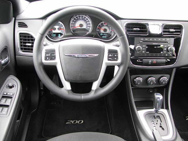 2011 Chrysler 200