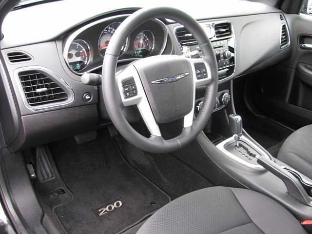 2011 Chrysler 200