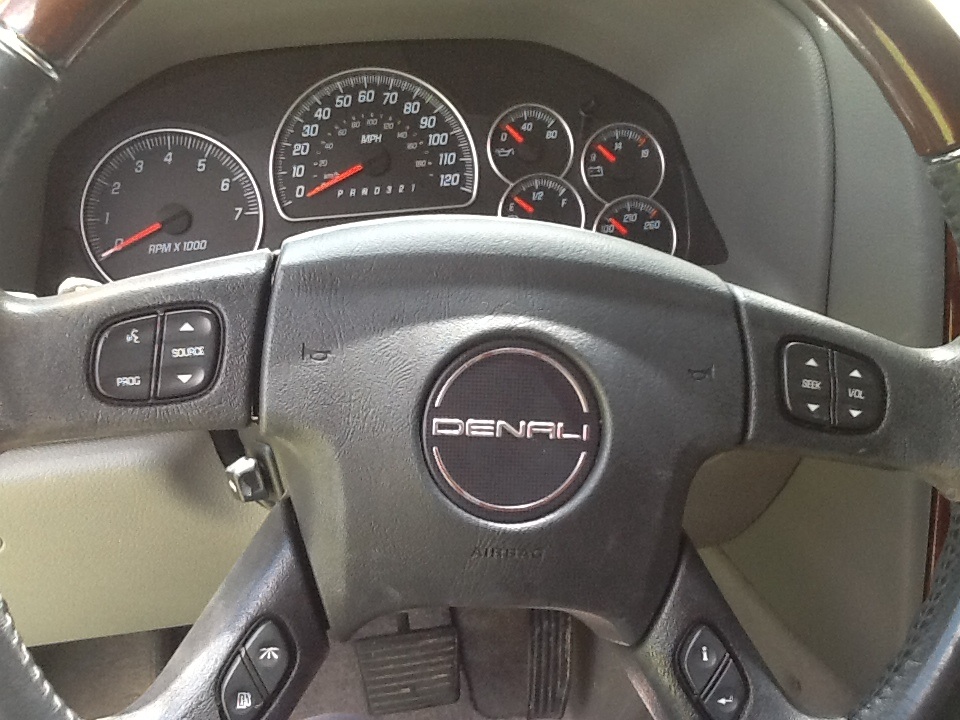 2008 GMC Envoy - Interior Pictures - CarGurus
