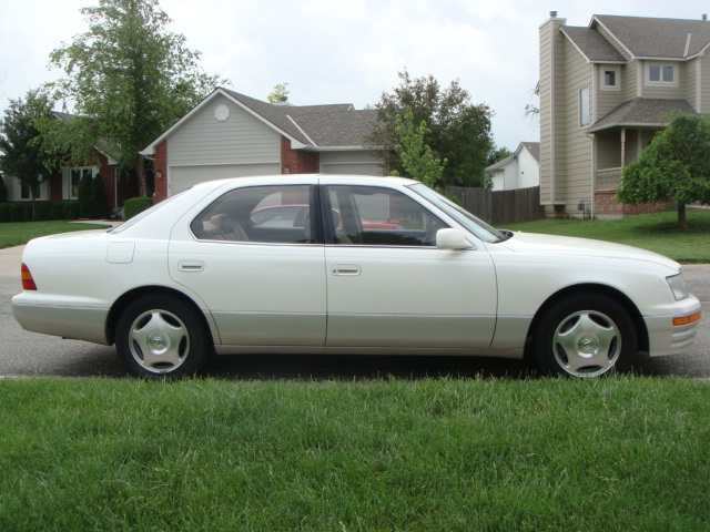 1997 Lexus LS 400