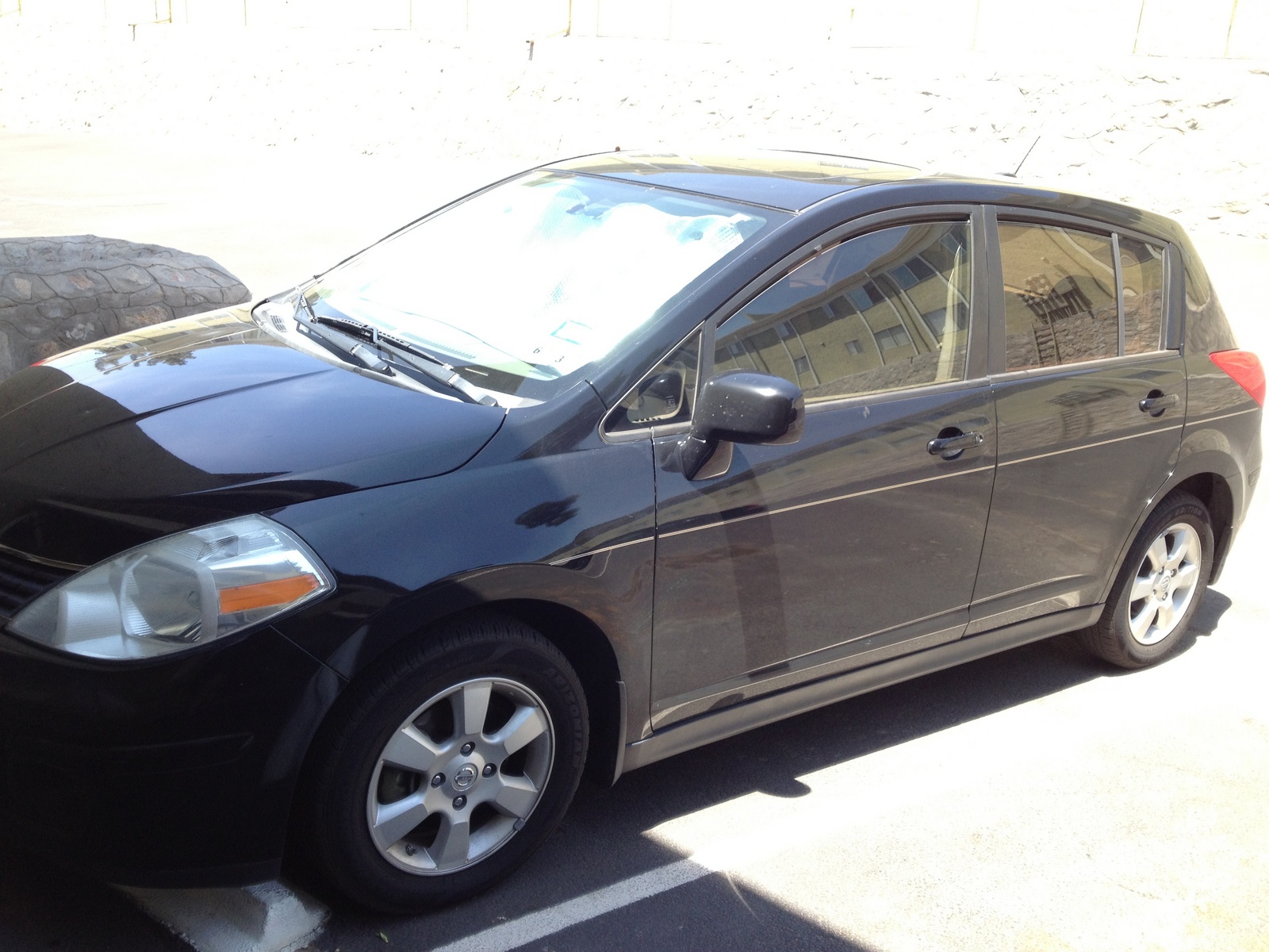 2007 Nissan versa sl hatchback #3