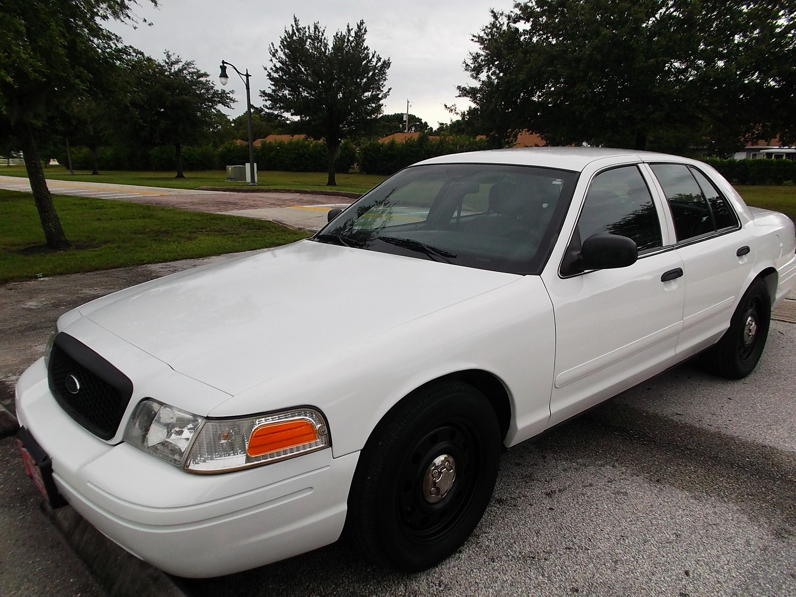 2006 Ford Crown Victoria - Pictures - CarGurus