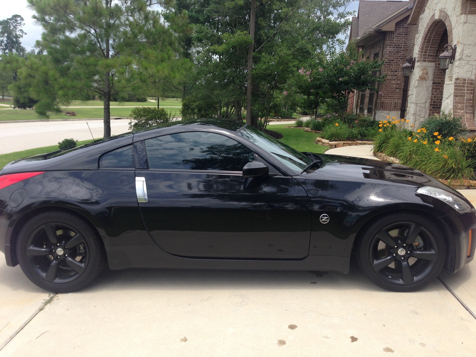 2008 Nissan 350z overview
