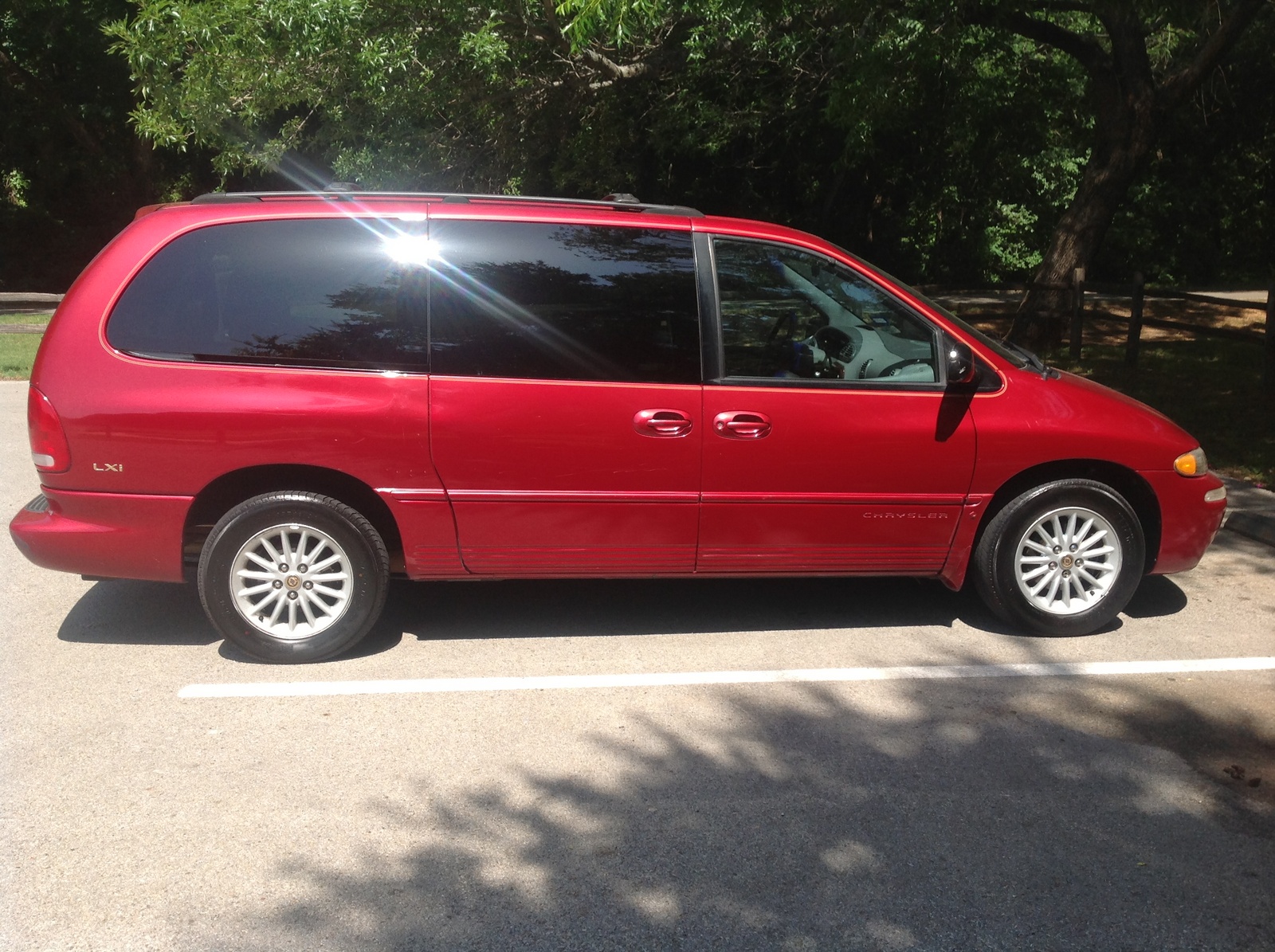 1999 Chrysler Town & Country Pictures CarGurus