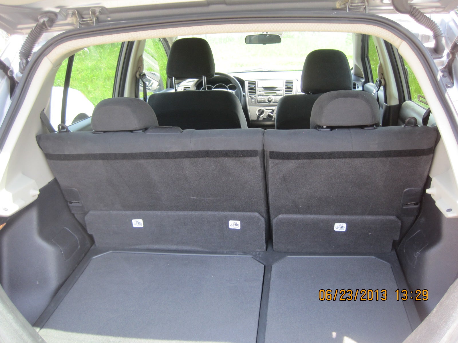 Nissan versa hatchback interior pictures