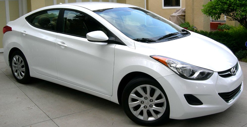 2013 hyundai elantra interior