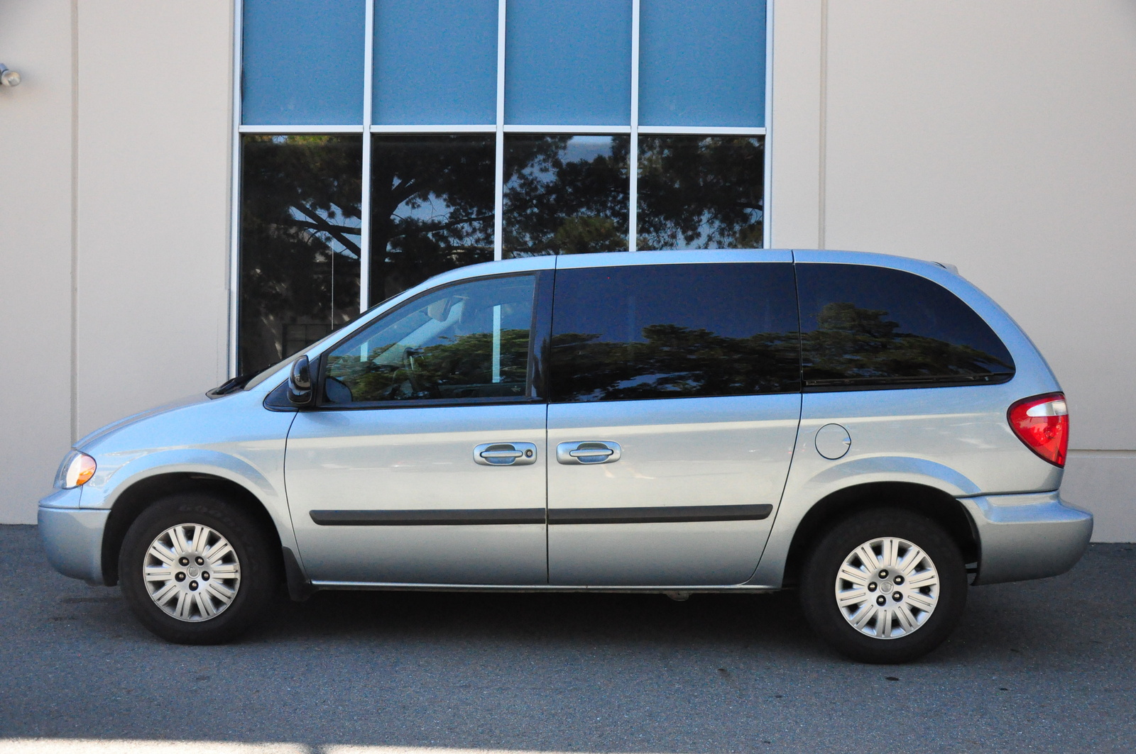 2005 Chrysler town and country touring edition specs #4